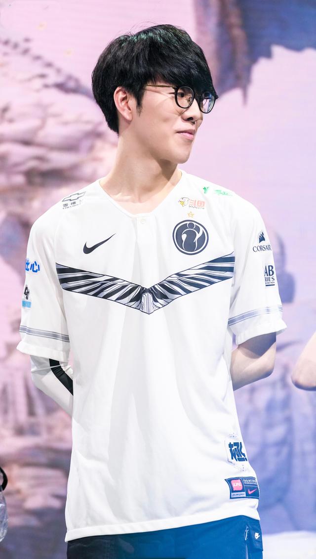 TheShy官方宣布比赛局势复杂新规，DWG引发争议！